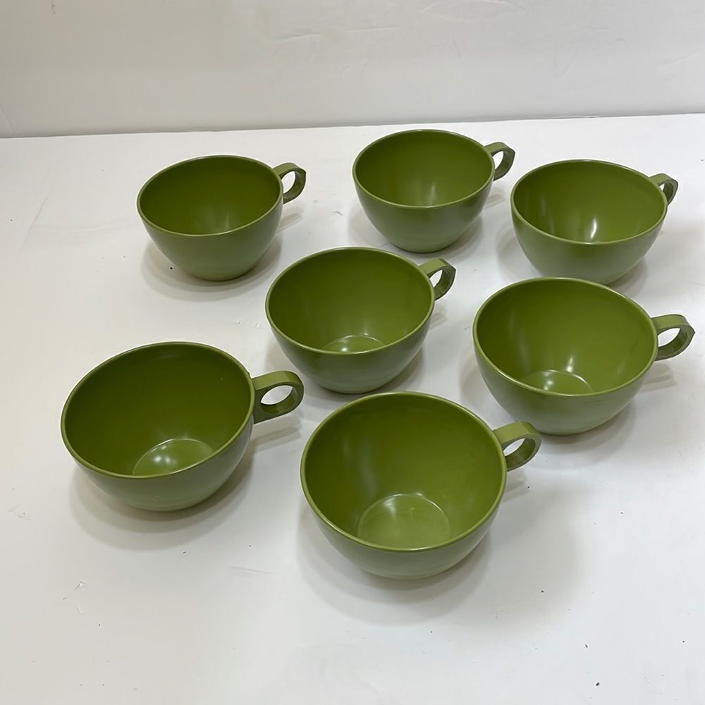 VINTAGE MELMAC‎ CUPS IN OLIVE GREEN